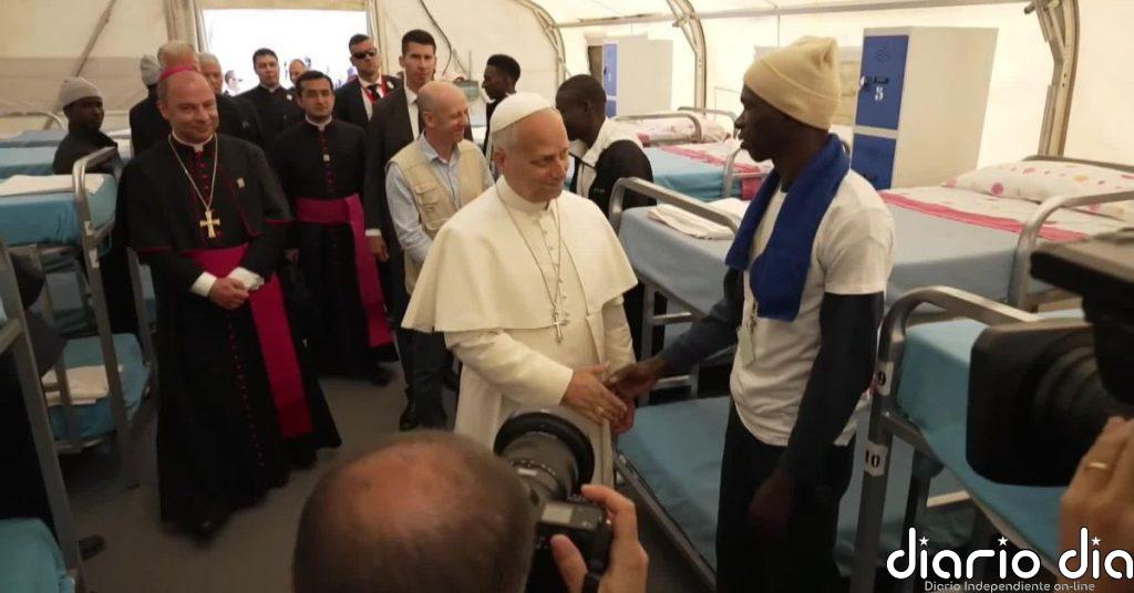 El papa se reune con una delegación de migrantes en Tenerife