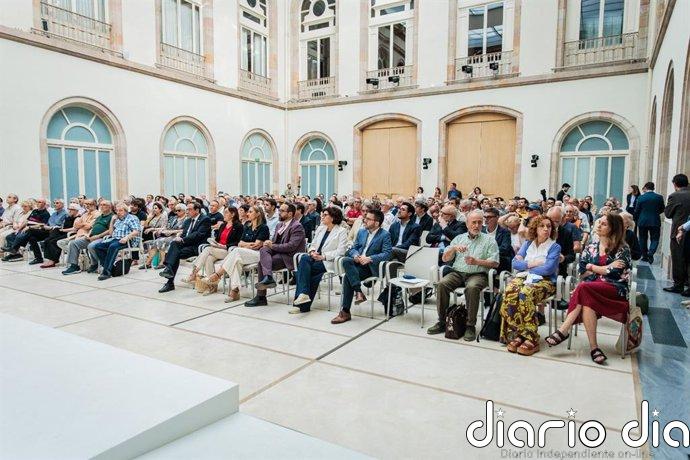 El Parlament reconoce a víctimas de amianto después de aprobar la lei para erradicar el material