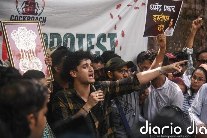 El Partido de las Cucarachas moviliza a cientos de jóvenes de India