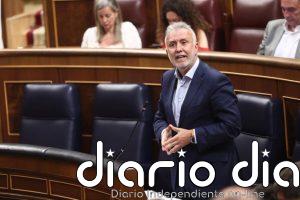 El PP acusa al Gobierno de crear un "nido de irregularidad" y Torres cita al Papa para defender la política migratoria