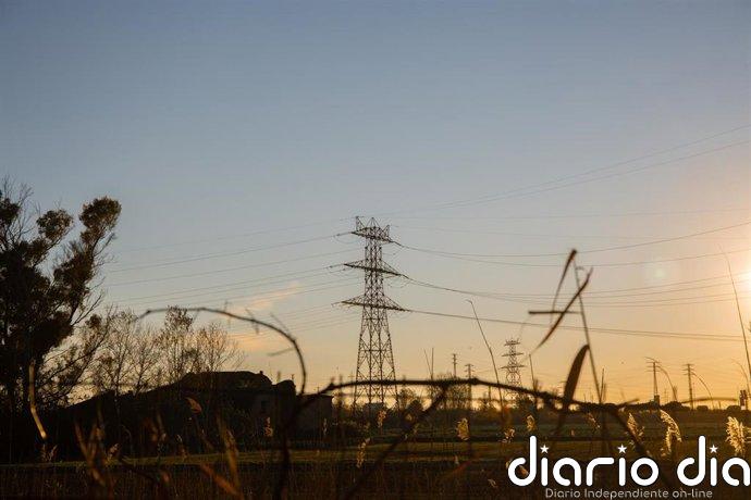 El precio de la luz se dispara este martes a máximos desde marzo, con 112 euros/MWh, en plena ola de calor