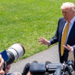 El precio del petróleo retrocede ante la llamada de Trump a acabar con los ataques entre Irán e Israel