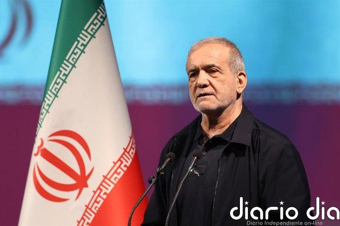 El presidente de Irán afirma que el país "cumplirá" con su parte si EEUU "se adhiere al memorando"