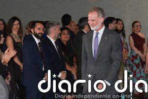 El Rey defiende la "insustituible" labor de los periodistas ante la revolución tecnológica" y la desinformación