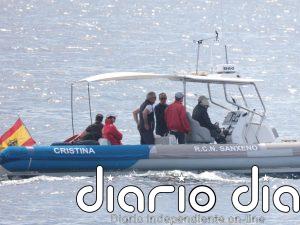 El Rey Juan Carlos, plan de domingo en Sanxenxo al margen del Bribón pero muy cerca de la acción