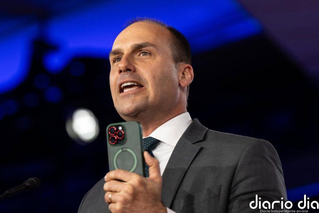 El Supremo de Brasil condena a cuatro años de cárcel a Eduardo Bolsonaro por coacción a la justicia