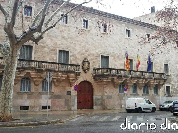 El TSJIB revoca la orden de expulsión de un condenado por malos tratos porque cumple con el cuidado de su hijo