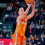 Elena Buenavida: "Los títulos de Valencia Basket son una señal de que se están haciendo las cosas muy bien"