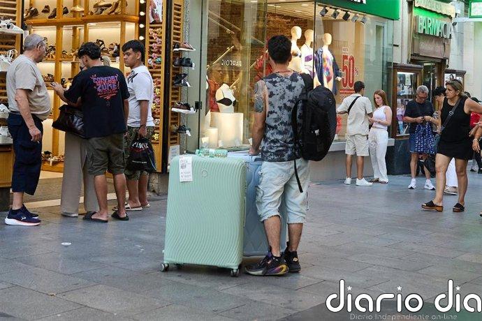 España atrae a 26,6 millones de turistas hasta abril y su gasto se dispara un 6,7%, hasta los 36.703 millones