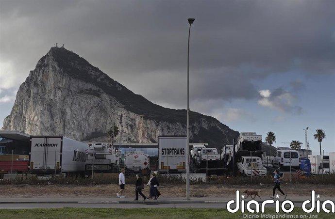 España llama a Reino Unido a abordar la "descolonización" de Gibraltar, una "rémora" contraria al Derecho Internacional