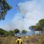 Extinguido el incendio de Lepe (Huelva) que obligó a desalojar a 115 menores de un camping