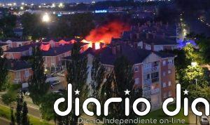 Extinguido sin heridos el incendio originado tras explotar una bombona en una vivienda de Parque Alameda de Valladolid