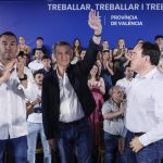 Feijóo acusa a Sánchez de estar "detrás de las cloacas" y promete un Gobierno "limpio y decente" conforme a su biografía