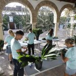 Flora mantiene abierta hasta este domingo su convocatoria de asistente para trabajar con los mejores artistas florales