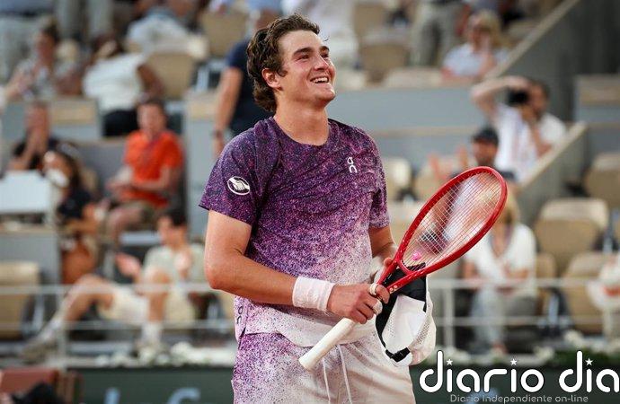 Fonseca se carga a Ruud y en cuartos de Roland Garros espera Mensik
