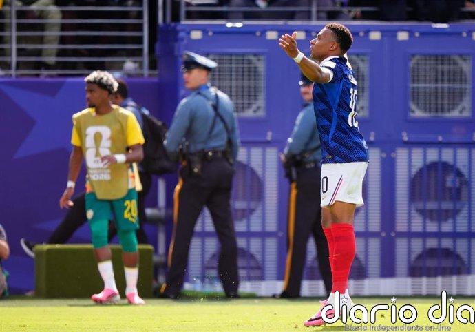 Francia despierta ante Senegal tras el descanso