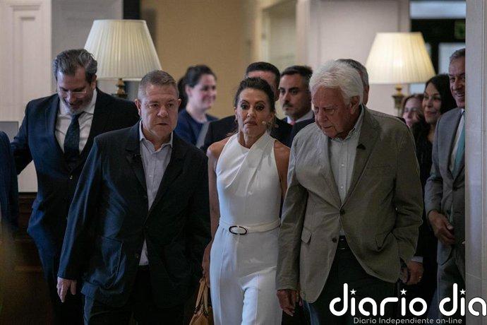 González sugiere que Zapatero debería devolver las joyas antes de que se dirima su origen y Page le pide explicaciones