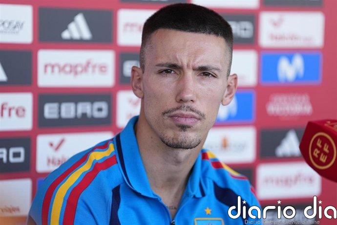 Grimaldo: "Puedo jugar de extremo y el míster lo sabe"