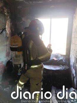 Hospitalizadas dos personas afectadas por un incendio en la antigua estación de Calamocha (Teruel) Incendio en la antigua estación de Calamocha (Teruel)