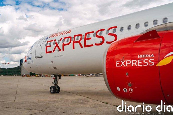 Iberia Express ofrece vuelos a partir de 20 euros por trayecto entre Madrid y Canarias para verano