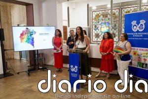 Instituciones y colectivos de Huelva conmemoran el Día Internacional del Orgullo LGTBI+ bajo el lema 'Somos familia'