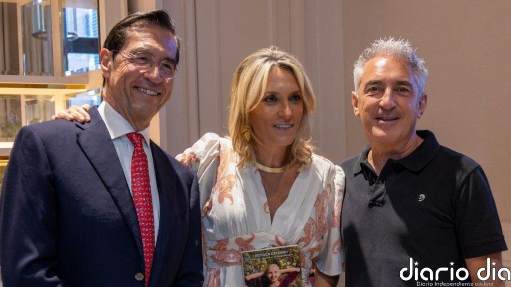 Jon Sistiaga y Mario Alonso Puig acompañan a Mónica Esteban en la presentación de su libro