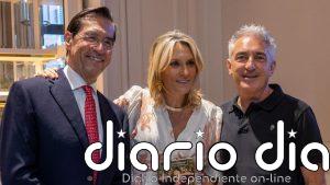 Jon Sistiaga y Mario Alonso Puig acompañan a Mónica Esteban en la presentación de su libro