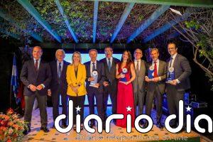 La alcaldesa de Alcalá de Guadaíra destaca la colaboración empresarial y el talento en la entrega de los Premios de FICA