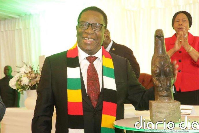 La Asamblea Nacional de Zimbabue aprueba extender dos años más el mandato del presidente