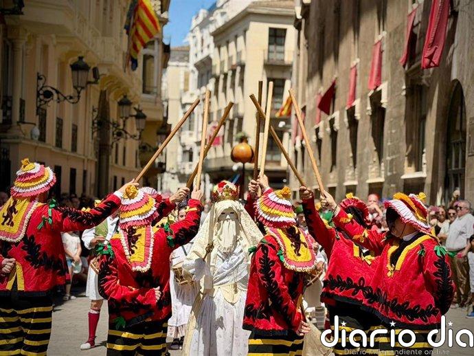 La cabalgata del Convit llena las calles por el Corpus: la Moma, la 'degolla' y la 'poalà', protagonistas