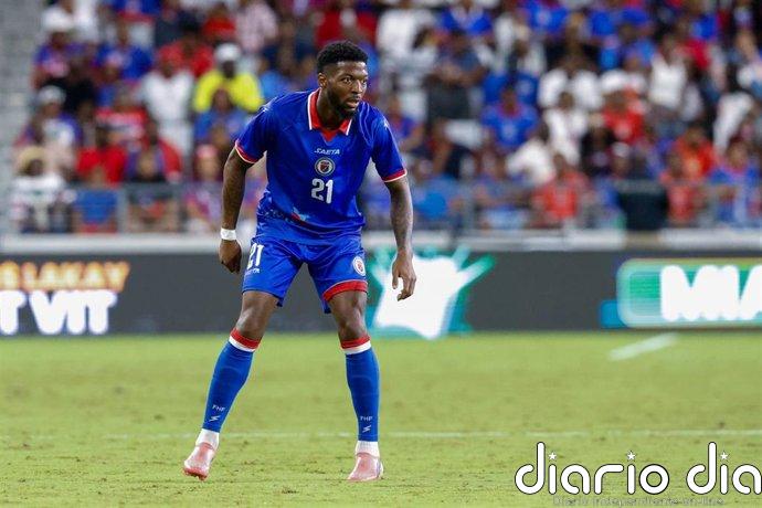 La camiseta de Haití se modifica tras el veto de la FIFA a una imagen bélica