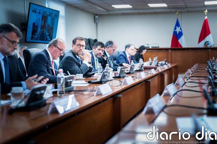 La comisión que investiga las protestas en Chile cita a declarar al ministro de Exteriores