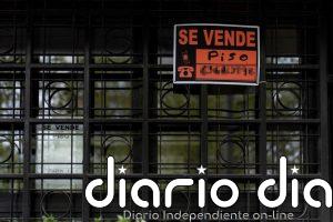 La compraventa de viviendas cayó un 10,2% en abril, mientras que el precio subió un 9,4%, según los notarios
