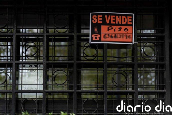 La compraventa de viviendas cayó un 10,2% en abril, mientras que el precio subió un 9,4%, según los notarios