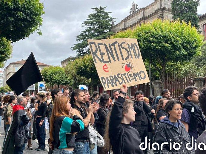 La crisis de la vivienda vuelve a movilizar a más de un millar de personas en Santiago