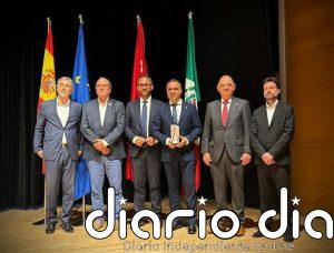 La Diputación recoge la Escoba de Platino a la gestión de la Ecocentral Granada, referente en España