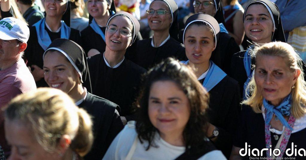 La emoción desborda a miles de fieles durante la visita del papa a Madrid