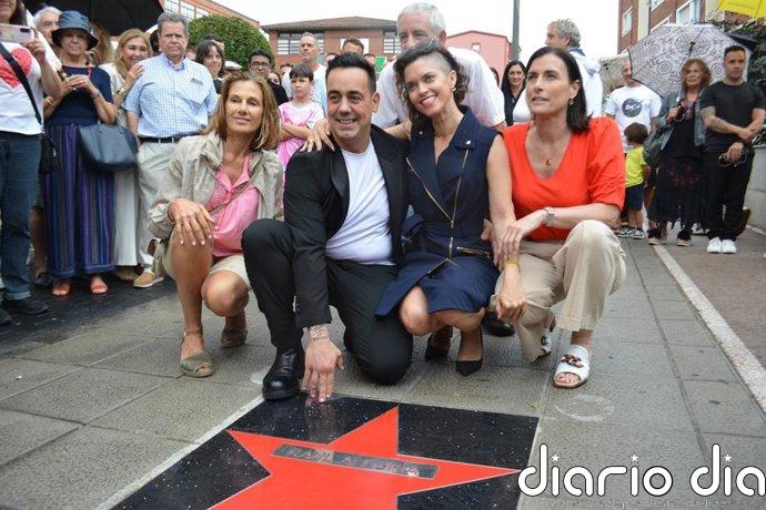 La estrella del mago Raúl Alegría ya luce en el Paseo de la Fama de Tetuán
