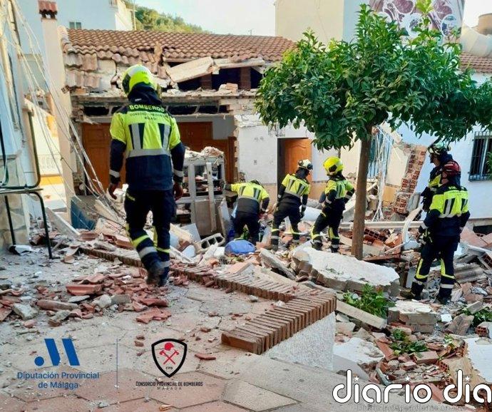 La explosión de una bombona en un restaurante de Sayalonga (Málaga) causa dos heridos leves y el derrumbe de una planta