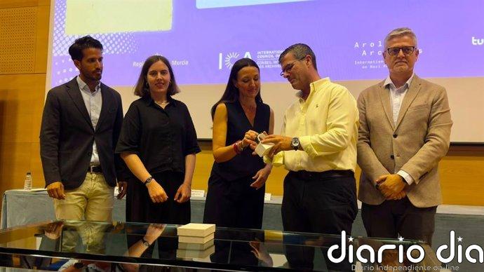 La familia de Blas Martínez recupera 82 años después un reloj confiscado por los nazis en un campo de concentración