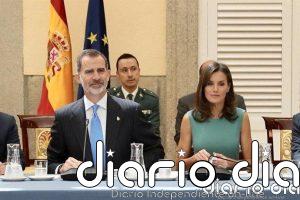 La Familia Real recibió 429 regalos en 2025: desde un teléfono móvil de Xi hasta joyas, libros o un tarro de berenjena