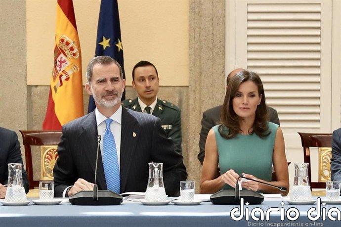 La Familia Real recibió 429 regalos en 2025: desde un teléfono móvil de Xi hasta joyas, libros o un tarro de berenjena