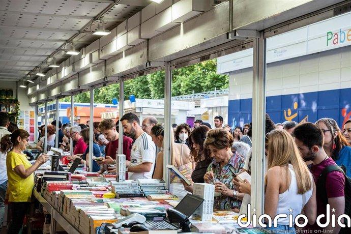 La Feria del Libro de Madrid prevé cerrar este domingo a partir de las 15.00 horas por alerta meteorológica por tormenta