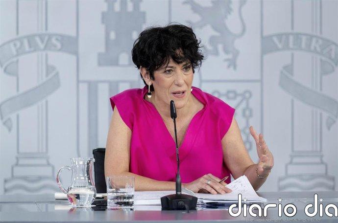La ministra Elma Saiz acude al Congreso para informar de las previsiones del gasto en pensiones