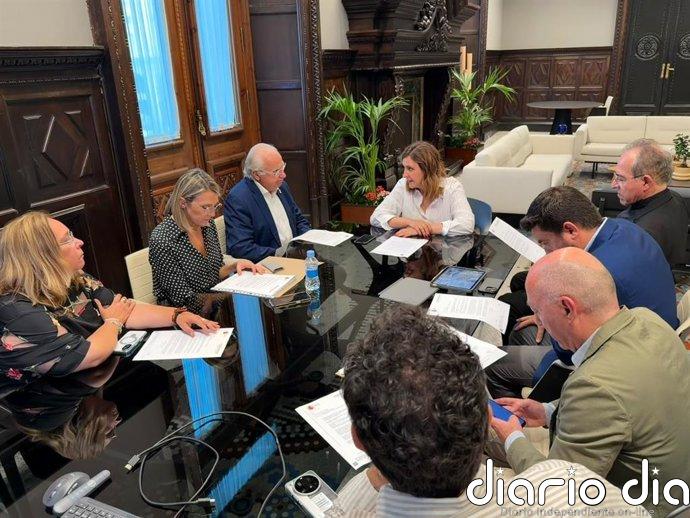 La organización del Corpus trabaja en un "plan B" ante la acampada de docentes en la Plaza de la Virgen