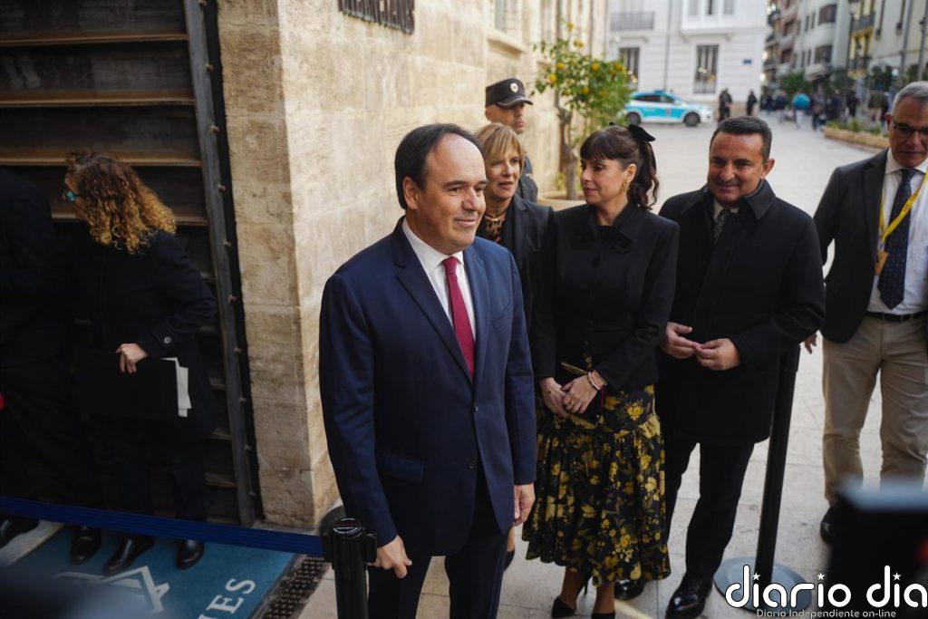 La pareja de Llorca dejará su plaza en la Diputació de València al decidir no renovar la comisión de servicio