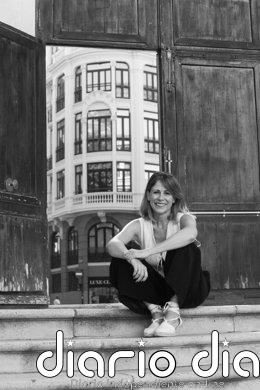 La poeta Victoria Clemente presenta este lunes 'Una mirada en silencio' en el Café El Sur de Murcia La poeta Victoria Clemente Legaz