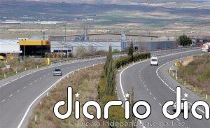 La salida de vía de un camión corta un carril de la AP-68 en Cenicero