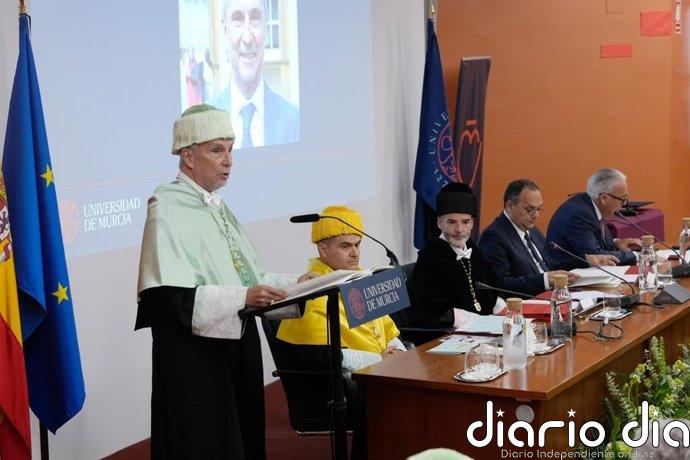La UMU inviste a Mel Ainscow como doctor honoris causa por su transformadora visión de la educación inclusiva