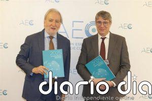 Las consultoras ingresan 23.635 millones en 2025, un 7,5% más, y rozan ya los 300.000 empleados en plantilla